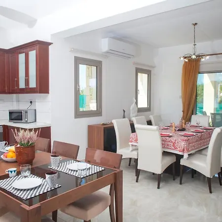 빌라 Stunning New Beach Front Villa,1st Line To The Beach, Large Pool, Wonderful Area 아르가카