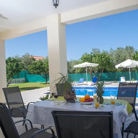Stunning New Beach Front Villa,1st Line To The Beach, Large Pool, Wonderful Area 빌라 아르가카