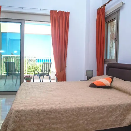 Stunning New Beach Front Villa,1st Line To The Beach, Large Pool, Wonderful Area 빌라 아르가카
