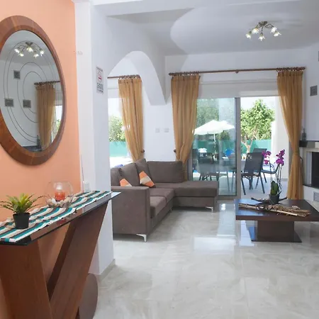 Villa Stunning New Beach Front Villa,1st Line To The Beach, Large Pool, Wonderful Area Argaka