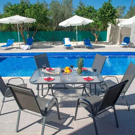 Villa Stunning New Beach Front Villa,1st Line To The Beach, Large Pool, Wonderful Area Argaka