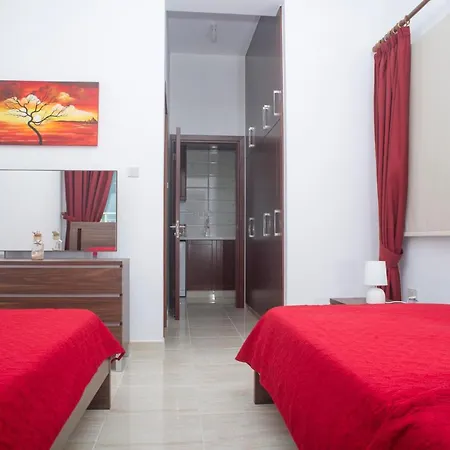 Stunning New Beach Front Villa,1st Line To The Beach, Large Pool, Wonderful Area 빌라 아르가카